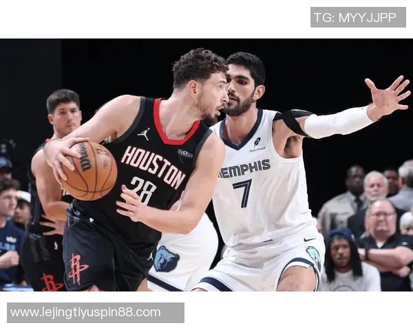 火箭半场领先灰熊9分阿门表现出色申京贡献全面莫兰特状态低迷