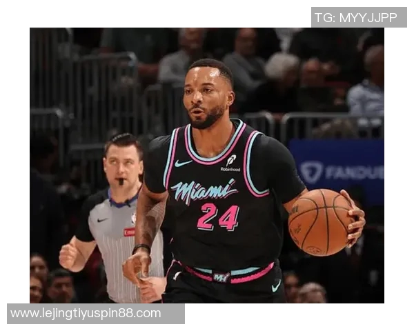 鲍尔半场状态低迷三分球三投零中仅得四分三篮板五助攻一抢断